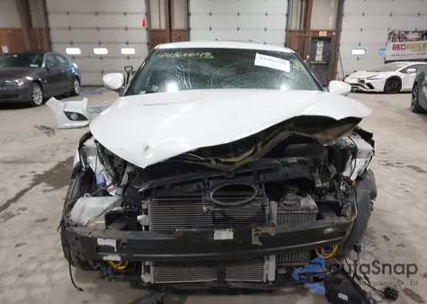 2013 Hyundai Veloster Turbo W/Black z USA, uszkodzony, nr VIN KMHTC6AE3DU130429